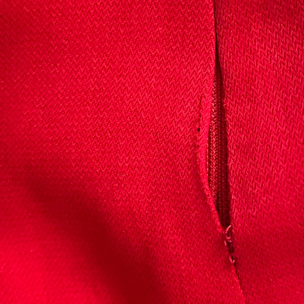 Red shorts - Picture 9 of 9